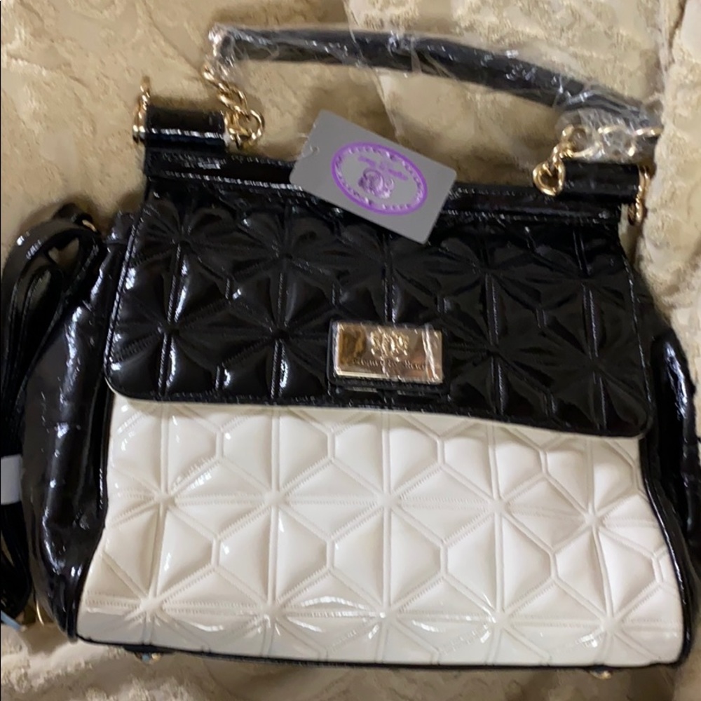 NWT Sharif quilted black and white purse 👜